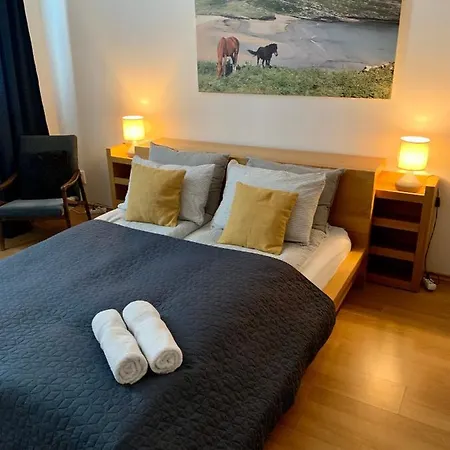 Bl View Apartment, 24hr Self Check-in, Free Private Parking, Panoramic View From Balcony, 5-minute Walk To Centre Apartman *