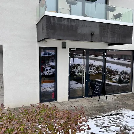 Bl View Apartment, 24hr Self Check-in, Free Private Parking, Panoramic View From Balcony, 5-minute Walk To Centre Apartman