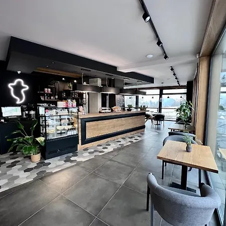 Bl View Apartment, 24hr Self Check-in, Free Private Parking, Panoramic View From Balcony, 5-minute Walk To Centre