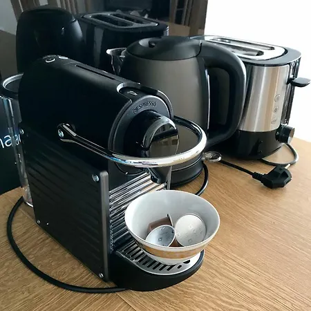 Bl View Apartment, 24hr Self Check-in, Free Private Parking, Panoramic View From Balcony, 5-minute Walk To Centre Apartman