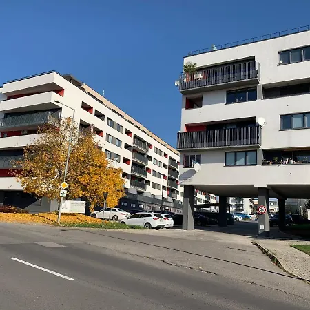 Apartament Bl View Apartment, 24hr Self Check-in, Free Private Parking, Panoramic View From Balcony, 5-minute Walk To Centre *